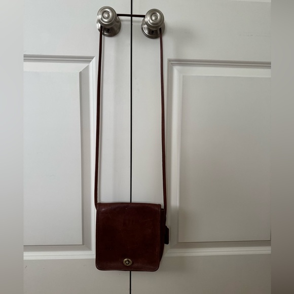 Vintage Brown Leather Coach Purse 0337-245 with Gold Hardware Crossbody - Picture 8 of 10